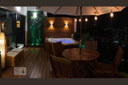 Apartamento para alugar com 120m², 2 quartos e 2 vagas Apartamento para alugar com 120m², 2 quartos e 2 vagasVaranda