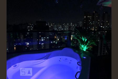 Apartamento para alugar com 120m², 2 quartos e 2 vagas Apartamento para alugar com 120m², 2 quartos e 2 vagasPiscina