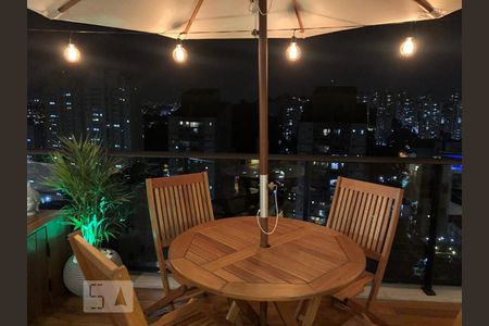 Apartamento para alugar com 120m², 2 quartos e 2 vagas Apartamento para alugar com 120m², 2 quartos e 2 vagasVaranda