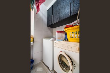 Apartamento à venda com 74m², 3 quartos e 1 vagaÁrea de Serviço