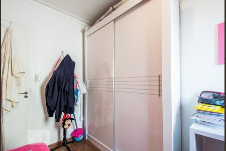 Apartamento à venda com 74m², 3 quartos e 1 vagaQuarto 2