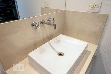 Apartamento à venda com 100m², 2 quartos e 3 vagas Apartamento à venda com 100m², 2 quartos e 3 vagasBanheiro suite 1