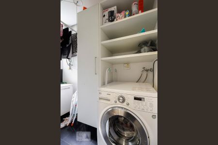 Apartamento à venda com 100m², 2 quartos e 3 vagas Apartamento à venda com 100m², 2 quartos e 3 vagasÁrea de serviço