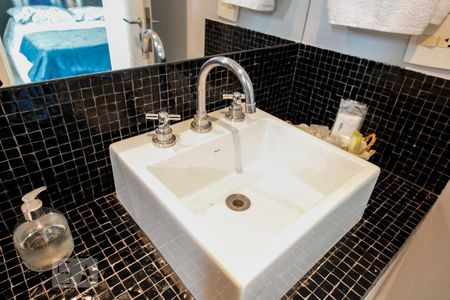 Apartamento à venda com 100m², 2 quartos e 3 vagas Apartamento à venda com 100m², 2 quartos e 3 vagasBanheiro suite 2