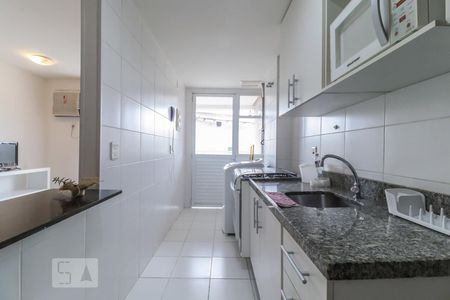 Apartamento à venda com 65m², 2 quartos e 1 vaga Apartamento à venda com 65m², 2 quartos e 1 vagaCozinha e Área de Serviço