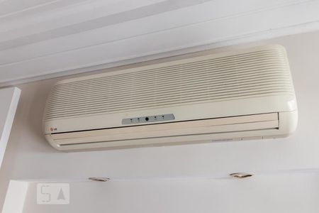 Casa de condomínio à venda com 340m², 4 quartos e 3 vagas Casa de condomínio à venda com 340m², 4 quartos e 3 vagasDetalhe da Suíte 1