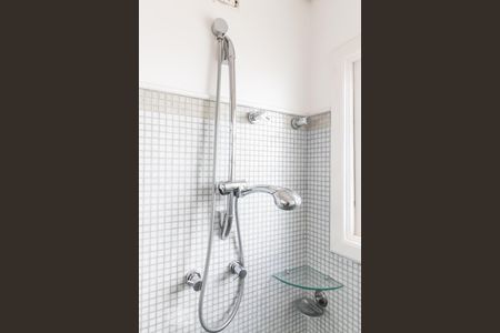 Casa de condomínio à venda com 340m², 4 quartos e 3 vagas Casa de condomínio à venda com 340m², 4 quartos e 3 vagasDetalhe do Banheiro da Suíte 1