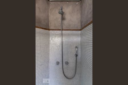 Casa de condomínio à venda com 340m², 4 quartos e 3 vagas Casa de condomínio à venda com 340m², 4 quartos e 3 vagasDetalhe do Banheiro da Suíte 2