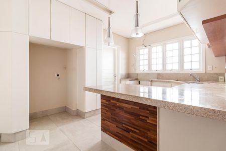 Casa de condomínio à venda com 340m², 4 quartos e 3 vagas Casa de condomínio à venda com 340m², 4 quartos e 3 vagasCozinha