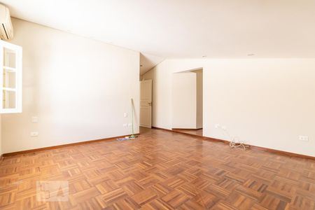 Casa de condomínio à venda com 340m², 4 quartos e 3 vagas Casa de condomínio à venda com 340m², 4 quartos e 3 vagasSuíte 3