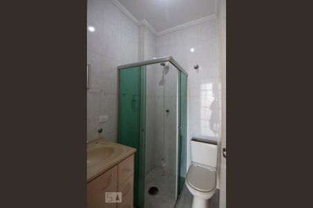 Banheiro de apartamento para alugar com 1 quarto, 32m² em República, São Paulo