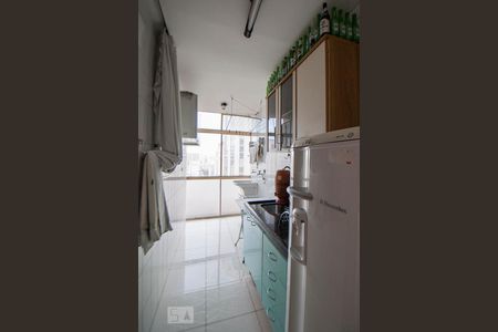 Cozinha de apartamento para alugar com 1 quarto, 32m² em República, São Paulo