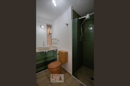 Banheiro de apartamento à venda com 3 quartos, 70m² em Jardim Londrina, São Paulo