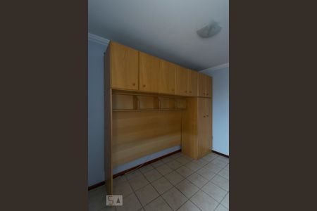 Quarto 1 (Armários) de apartamento para alugar com 3 quartos, 80m² em Vila Firmiano Pinto, São Paulo