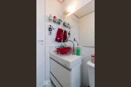 Banheiro de apartamento para alugar com 2 quartos, 55m² em Vila Ipojuca, São Paulo