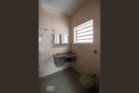 Banheiro 2 de casa à venda com 3 quartos, 600m² em Santa Cecília, São Paulo