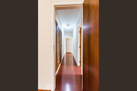 Corredor de apartamento à venda com 4 quartos, 188m² em Centro, Campinas