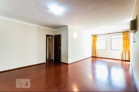 Sala de Apartamento com 4 quartos, 188m² Cambuí