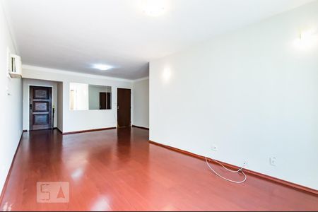 Sala de Apartamento com 4 quartos, 188m² Cambuí