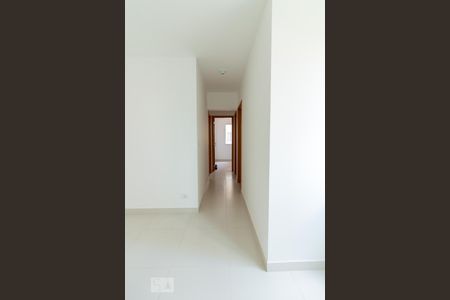 Corredor de apartamento para alugar com 3 quartos, 75m² em Jardim Flor da Montanha, Guarulhos