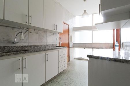 Apartamento à venda com 147m², 3 quartos e 2 vagas Apartamento à venda com 147m², 3 quartos e 2 vagasCozinha
