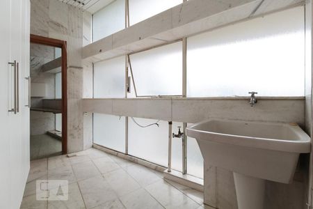 Apartamento à venda com 147m², 3 quartos e 2 vagas Apartamento à venda com 147m², 3 quartos e 2 vagasÁrea de serviço