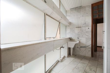 Apartamento à venda com 147m², 3 quartos e 2 vagas Apartamento à venda com 147m², 3 quartos e 2 vagasÁrea de serviço