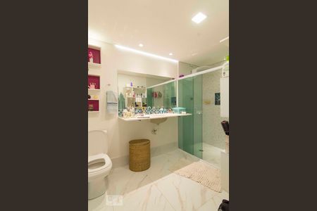 Casa à venda com 400m², 6 quartos e 2 vagasBanheiro Suíte 1