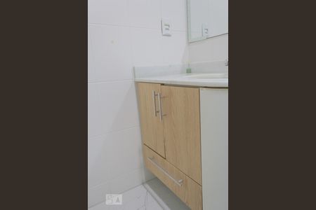 Casa de condomínio para alugar com 120m², 3 quartos e 2 vagas Casa de condomínio para alugar com 120m², 3 quartos e 2 vagasBanheiro