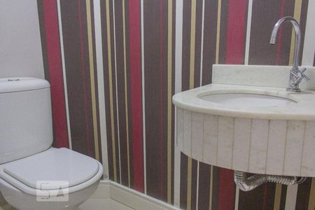 Casa de condomínio para alugar com 120m², 3 quartos e 2 vagas Casa de condomínio para alugar com 120m², 3 quartos e 2 vagasBanheiro 2