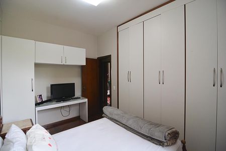 Casa à venda com 760m², 6 quartos e 8 vagasQuarto