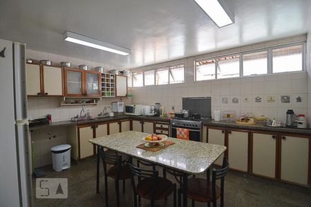 Cozinha de casa à venda com 6 quartos, 760m² em Belvedere, Belo Horizonte