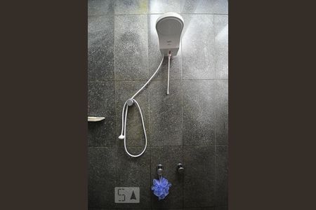 Casa à venda com 760m², 6 quartos e 8 vagasBanheiro suíte 2