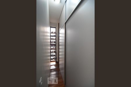 Casa à venda com 760m², 6 quartos e 8 vagasCloset 2