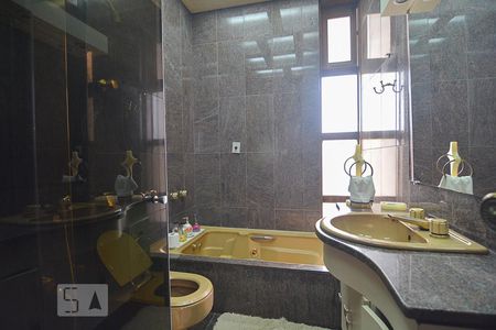 Casa à venda com 760m², 6 quartos e 8 vagasBanheiro social