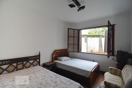 Casa à venda com 760m², 6 quartos e 8 vagasQuarto