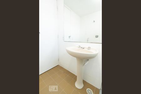 Banheiro de apartamento para alugar com 2 quartos, 80m² em Parque Colonial, São Paulo