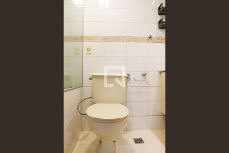 Apartamento à venda com 62m², 2 quartos e 2 vagas Apartamento à venda com 62m², 2 quartos e 2 vagasBanheiro da Suíte