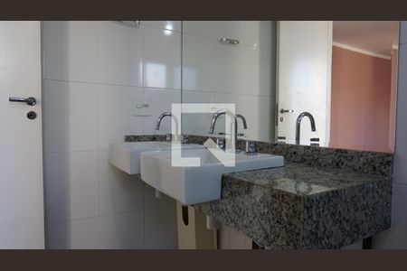 Apartamento à venda com 136m², 2 quartos e 3 vagasBanheiro da Suíte 2