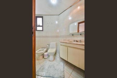 Apartamento à venda com 168m², 4 quartos e 3 vagasBanheiro da Suíte 2