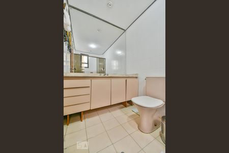 Apartamento à venda com 168m², 4 quartos e 3 vagasBanheiro da Suíte 1