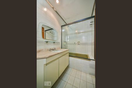 Apartamento à venda com 168m², 4 quartos e 3 vagasBanheiro da Suíte 2