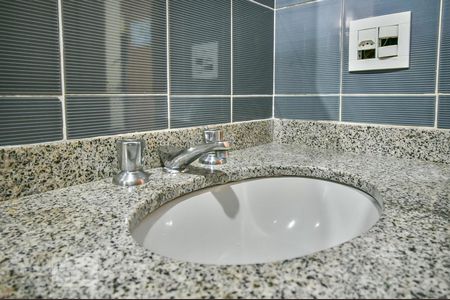 Apartamento à venda com 168m², 4 quartos e 3 vagasBanheiro social