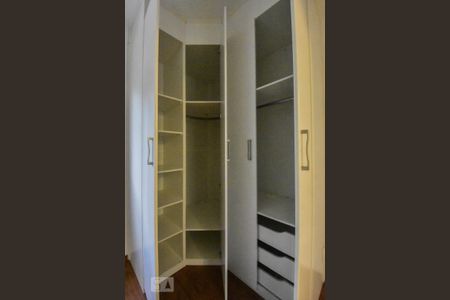 Apartamento para alugar com 184m², 3 quartos e sem vaga Apartamento para alugar com 184m², 3 quartos e sem vagaSuíte 03