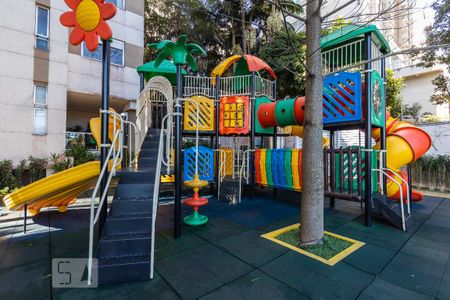 Apartamento para alugar com 184m², 3 quartos e sem vaga Apartamento para alugar com 184m², 3 quartos e sem vagaPlayground