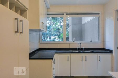 Apartamento para alugar com 184m², 3 quartos e sem vaga Apartamento para alugar com 184m², 3 quartos e sem vagaCozinha