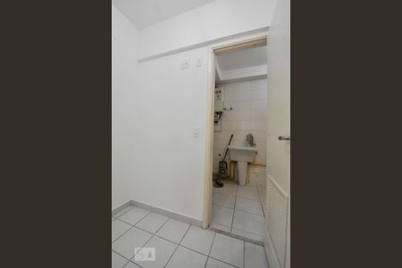 Apartamento para alugar com 184m², 3 quartos e sem vaga Apartamento para alugar com 184m², 3 quartos e sem vagaQuarto de Serviços