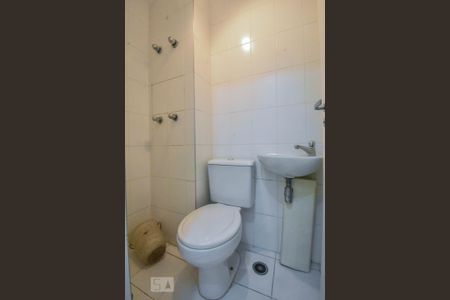 Apartamento para alugar com 184m², 3 quartos e sem vaga Apartamento para alugar com 184m², 3 quartos e sem vagaBanheiro de Serviços