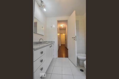 Apartamento para alugar com 184m², 3 quartos e sem vaga Apartamento para alugar com 184m², 3 quartos e sem vagaBanheiro Suíte 01
