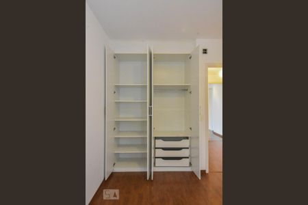 Apartamento para alugar com 184m², 3 quartos e sem vaga Apartamento para alugar com 184m², 3 quartos e sem vagaSuíte 02